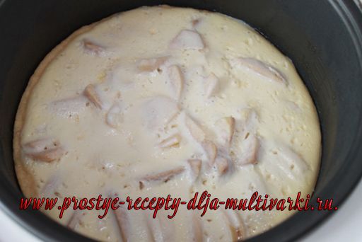Открытый яблочный пирог в мультиварке