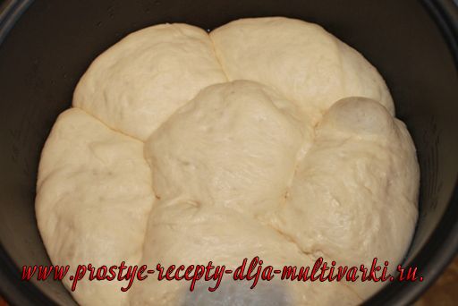 Хлеб с яйцом и зеленым луком в мультиварке