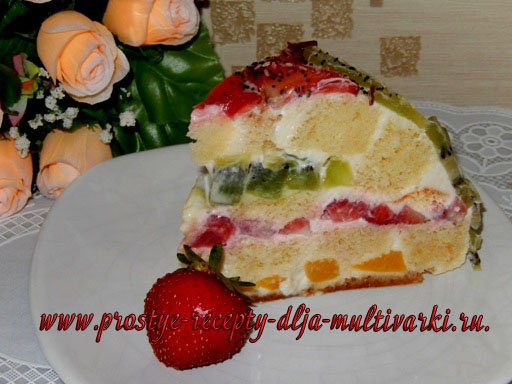 Торт со сметанным кремом с ягодами и фруктами